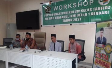 MTsN1 Kendari Laksanakan Workshop Penyusunan Kurikulum Kelas Tahfiz